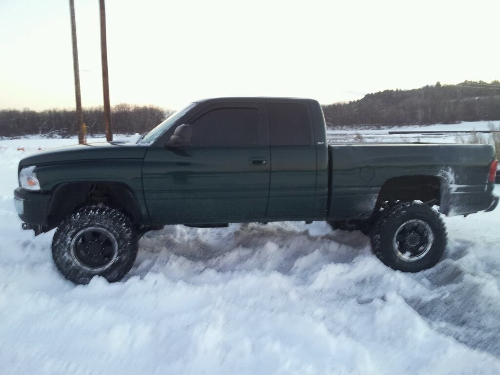 http://i1011.photobucket.com/albums/af239/cjconlon692/cumminsinthesnow_zps459ea931.jpg