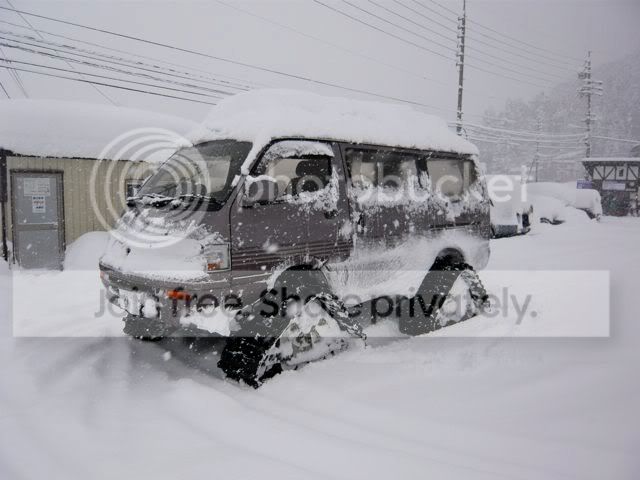 Hiace_Tracked1.jpg