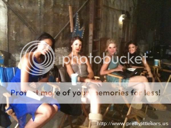 http://i1011.photobucket.com/albums/af235/freetobeme01/PLL/On-set-of-PLL-There-s-No-Place-Like-Homecoming-pretty-little-liars-tv-show-13104903-600-450.jpg